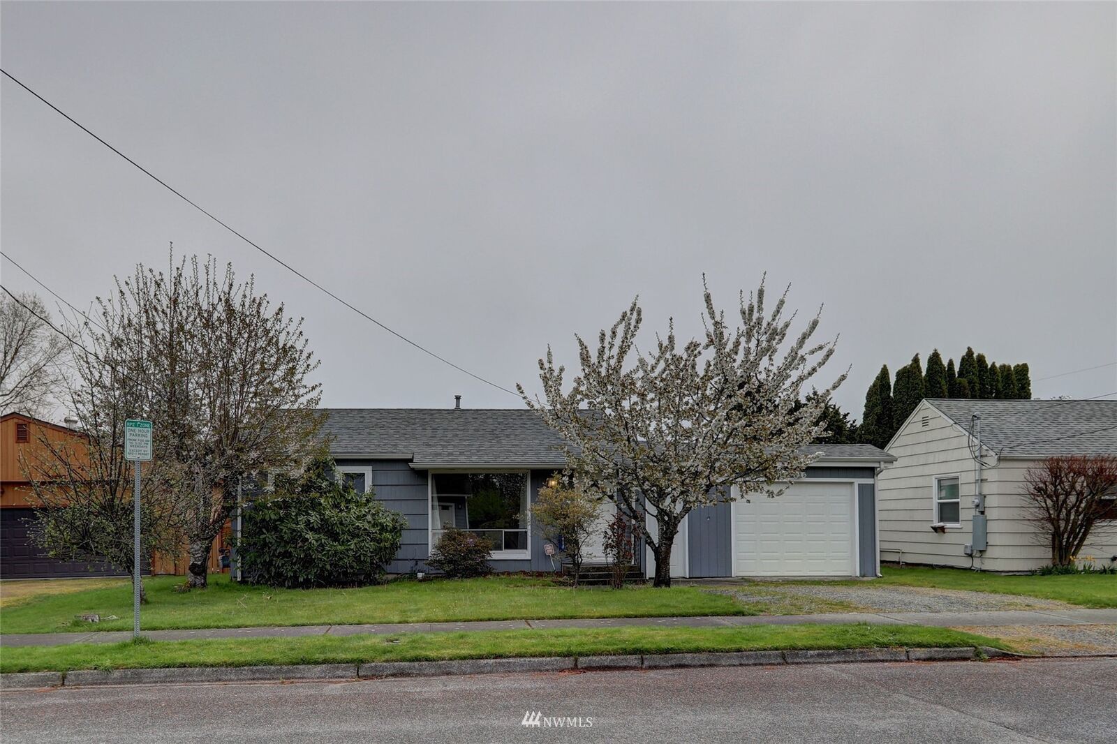 Property Photo:  1307 Bonney Avenue  WA 98390 