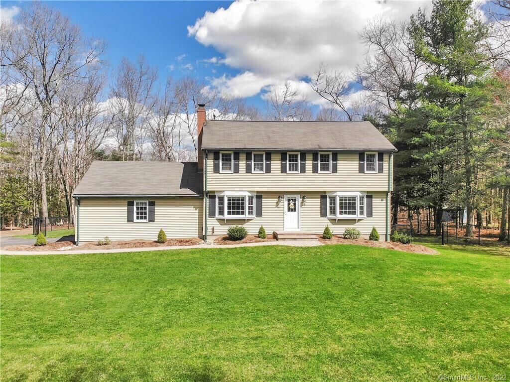 Property Photo:  8 Kilmer Lane  CT 06035 