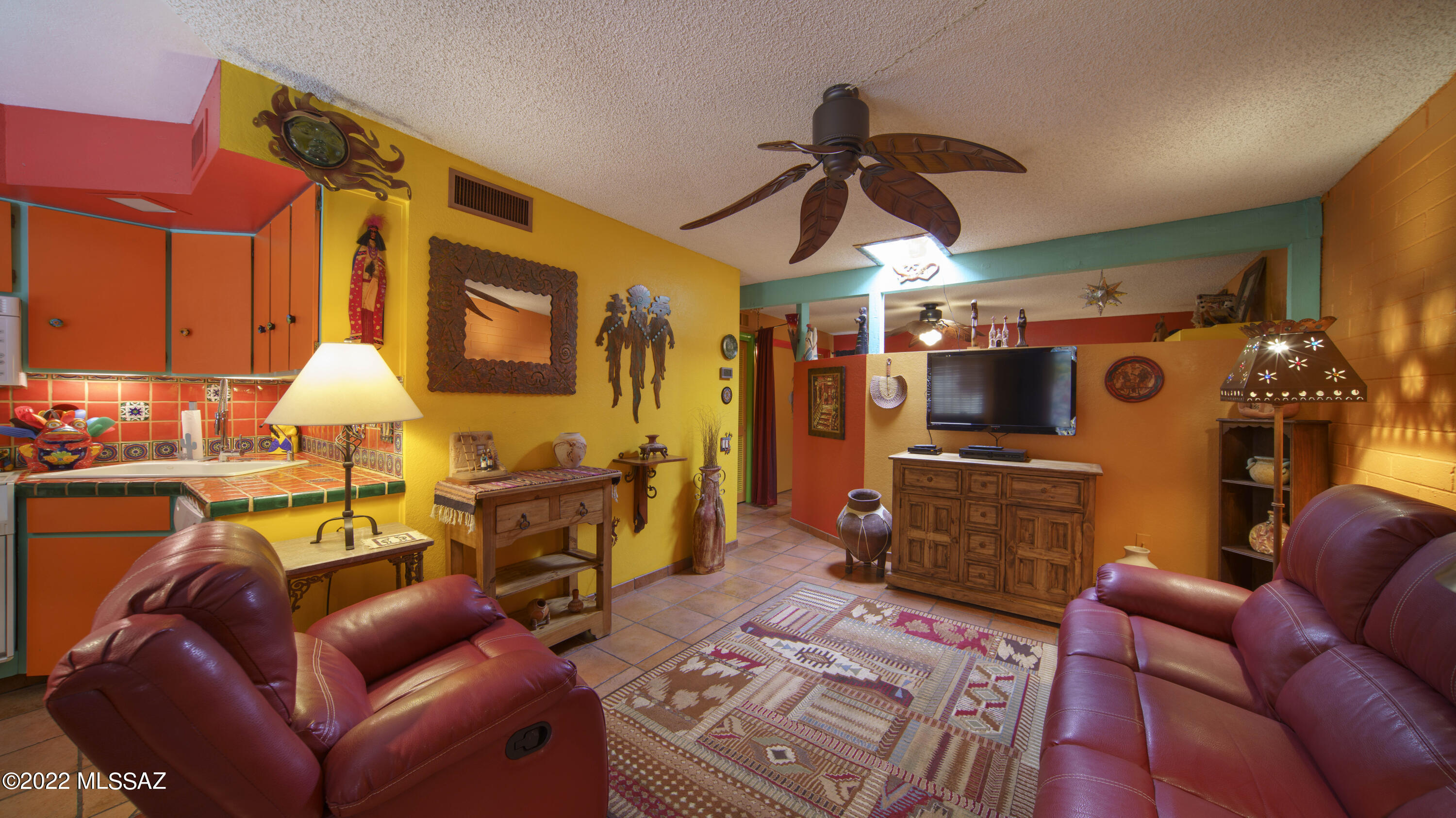 Property Photo: 103 W Calle Del Ano AZ 85614
