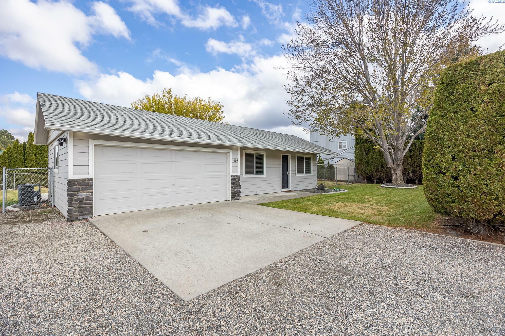 Property Photo: 4903 S Fruitland WA 99337