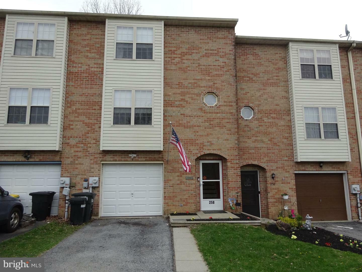 Property Photo:  258 Ridgeview Drive  PA 18011 