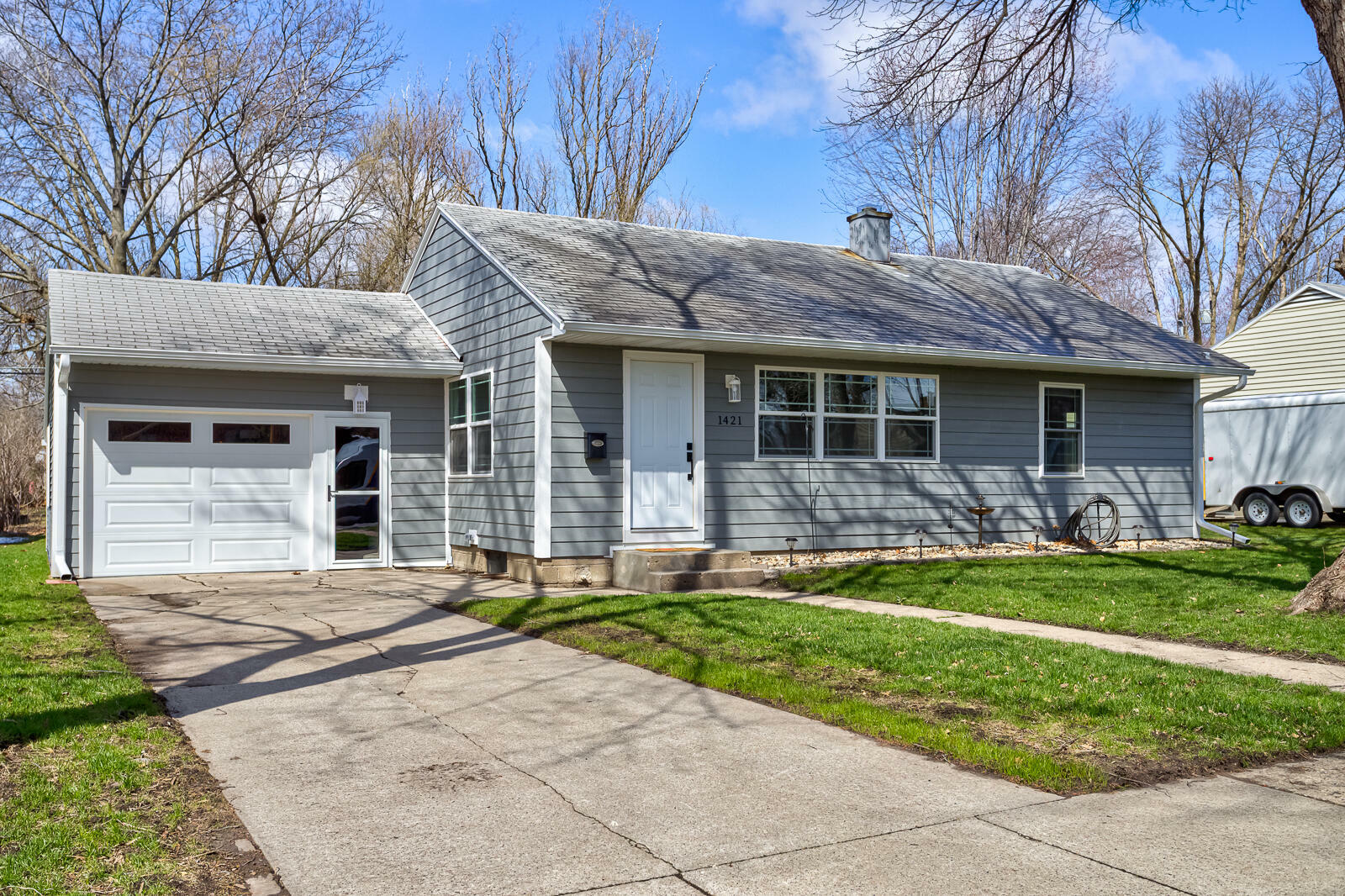 Property Photo:  1421 Stafford Avenue  IA 50010 