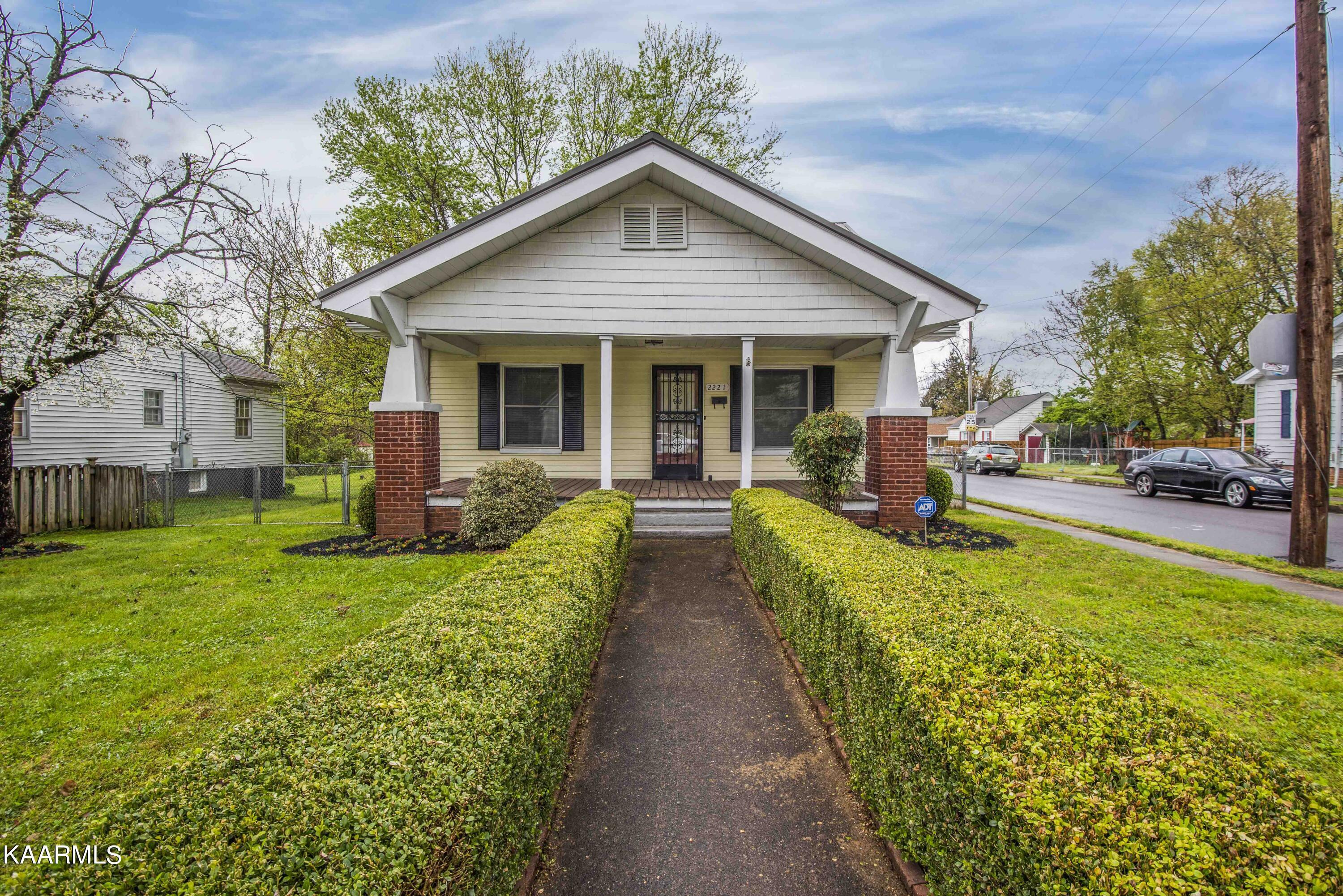 Property Photo:  2221 Edgewood Ave  TN 37917 