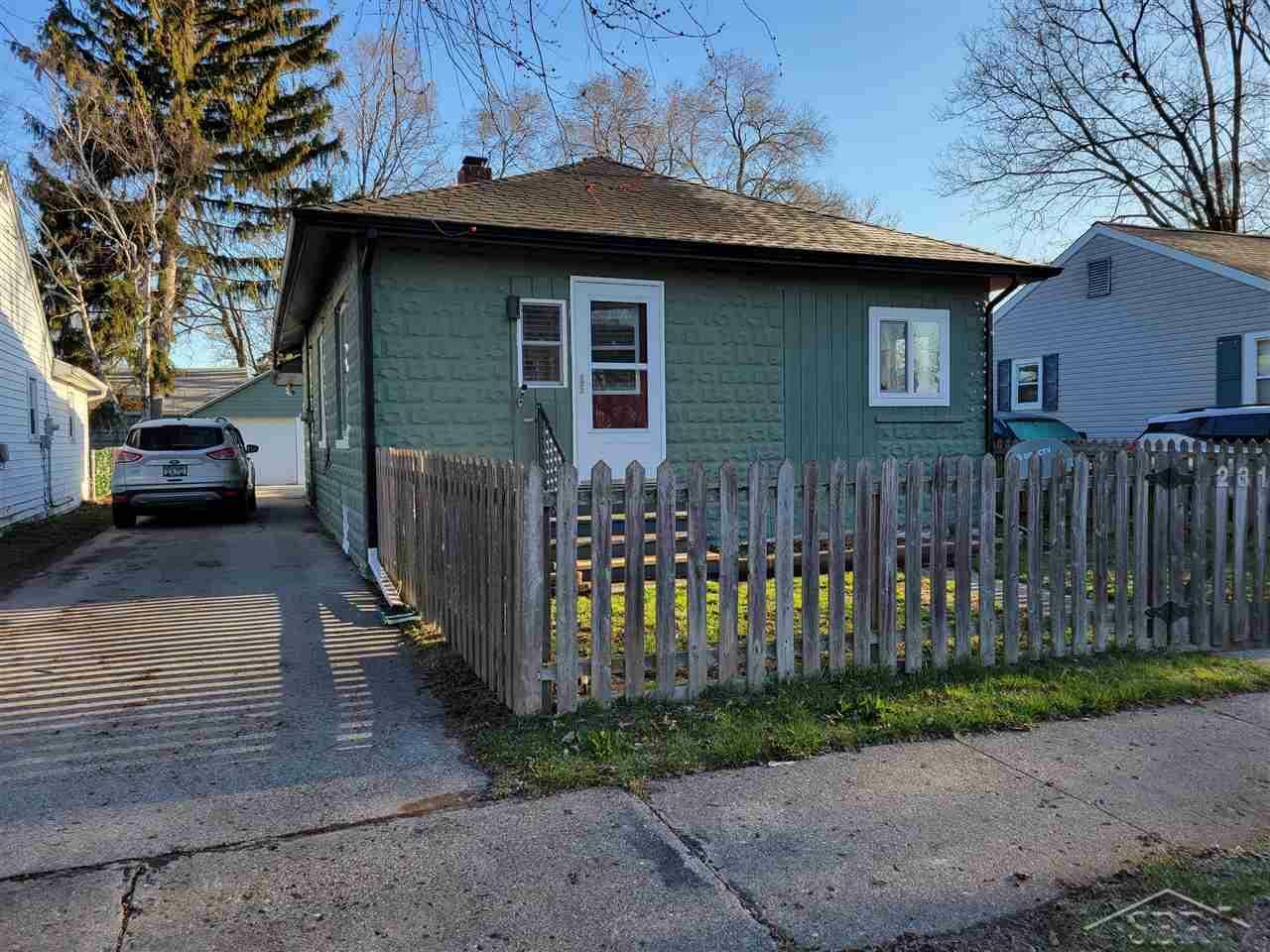 Property Photo:  2316 Deindorfer St  MI 48602 