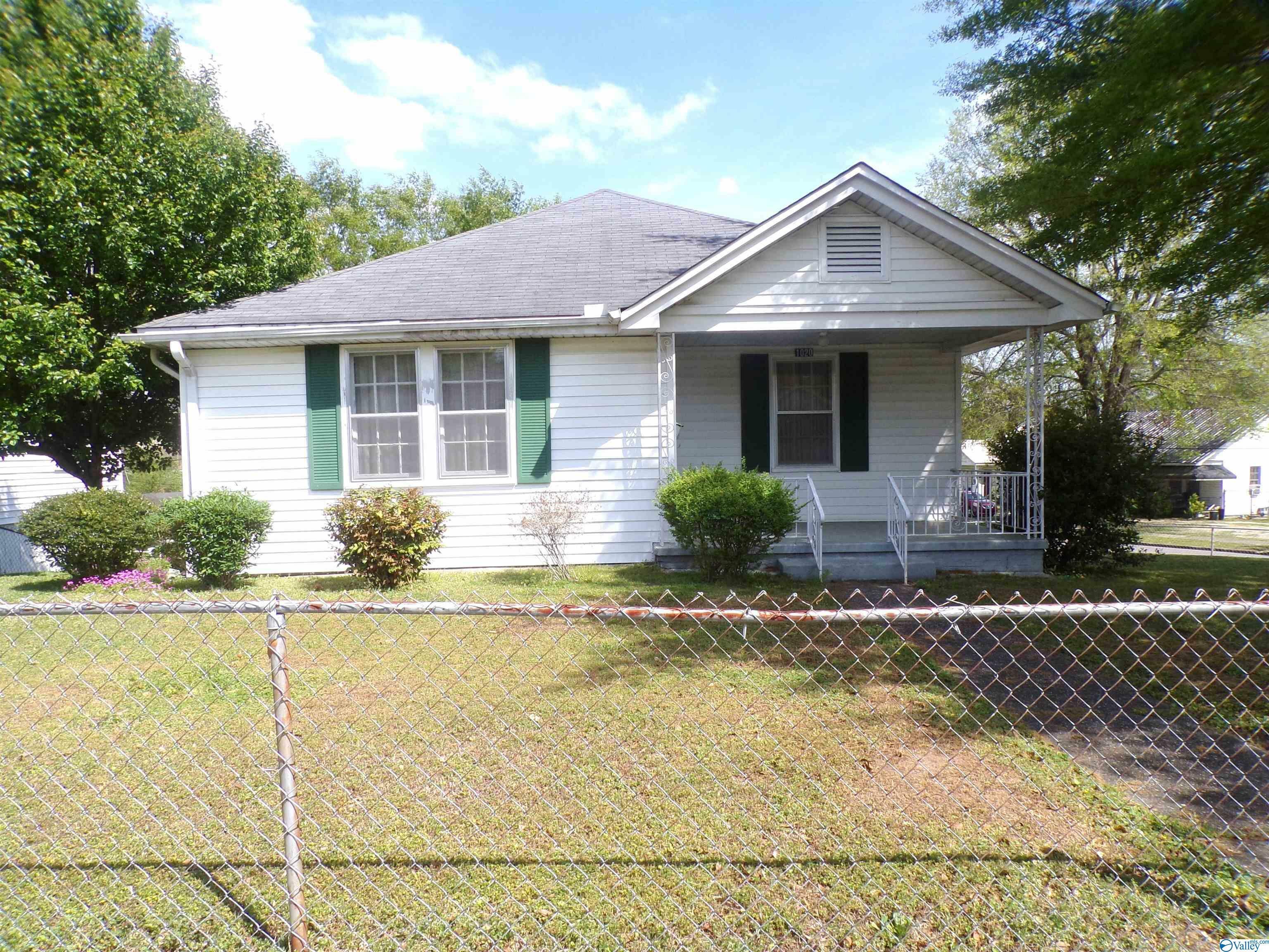 Property Photo:  1020 Slusser Avenue  AL 35903 