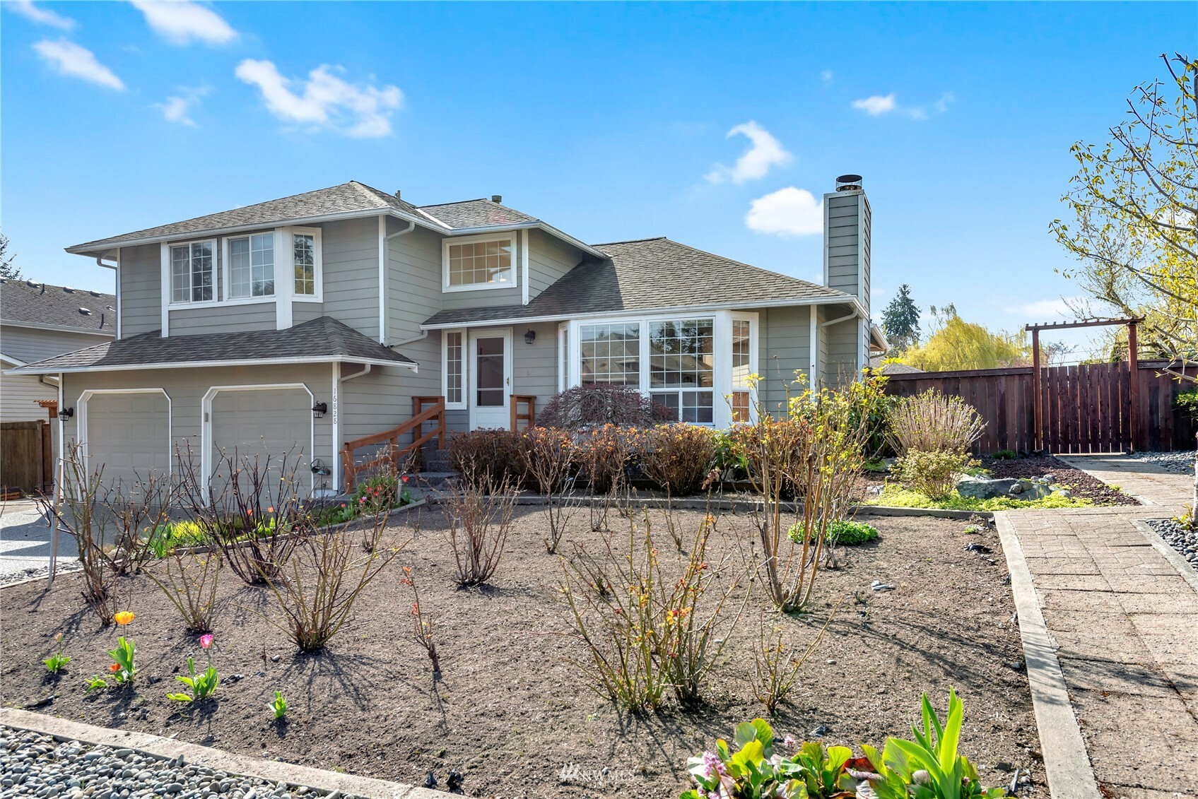 Property Photo: 16828 39th Avenue W WA 98037