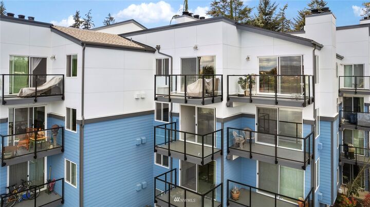 Property Photo:  13426 Greenwood Avenue N 306  WA 98133 