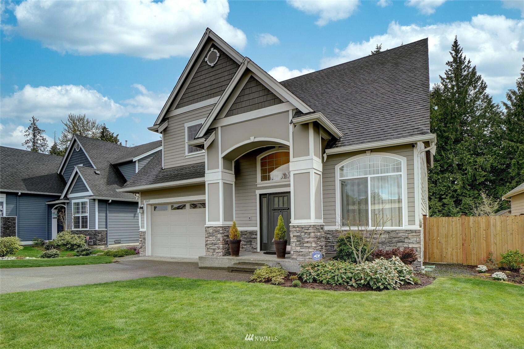 Property Photo: 11637 SE 318th Court WA 98092