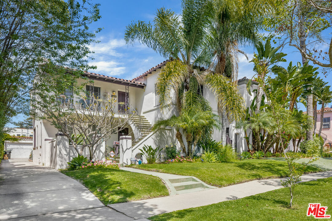 Property Photo:  1173  S Hayworth Ave  CA 90035 