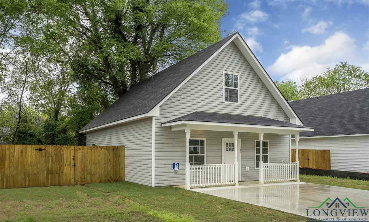 Property Photo:  127 E Berkley  TX 75604 