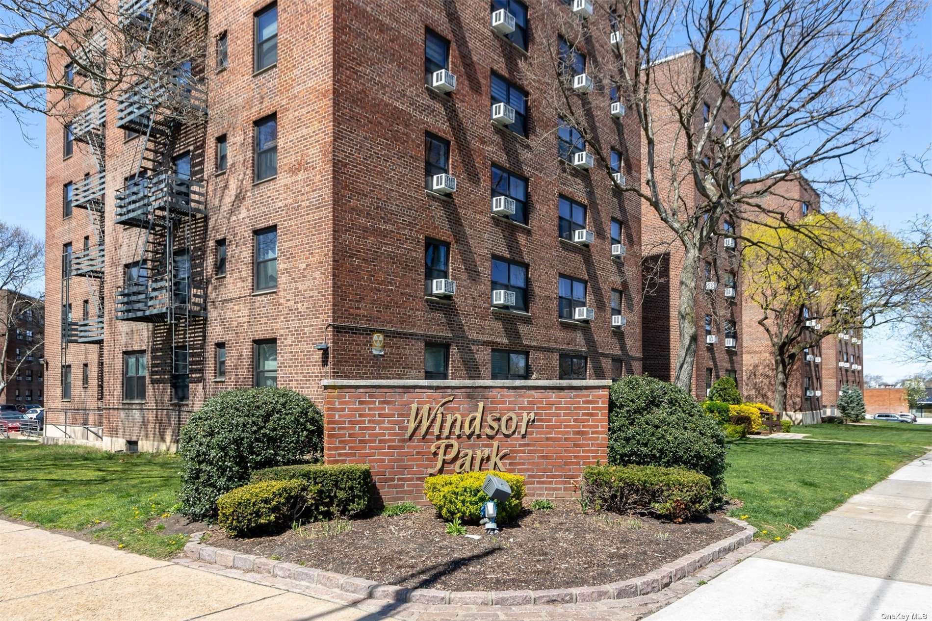 Property Photo:  212-04 73rd Avenue 2M  NY 11364 