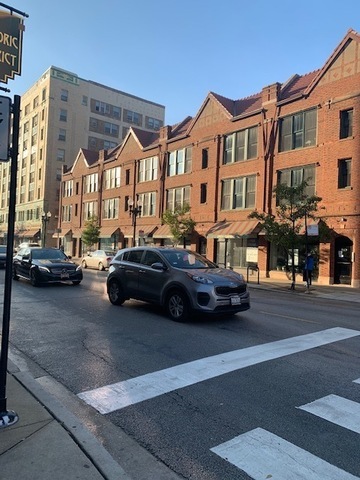 Property Photo: 1040 W Bryn Mawr Avenue 3 IL 60660