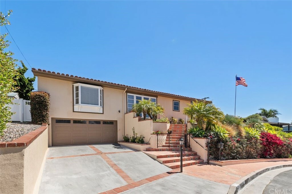 229 W Avenida San Antonio  San Clemente CA 92672 photo