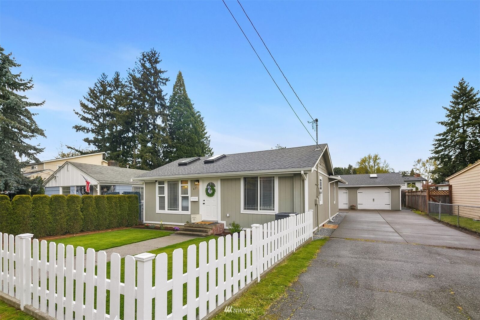 Property Photo:  435 Harrison Street  WA 98390 