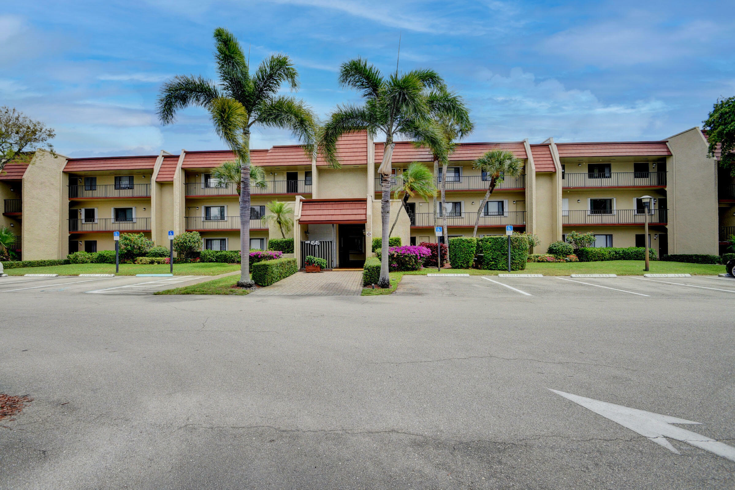 Property Photo: 4545 Luxemburg Court 302 FL 33467