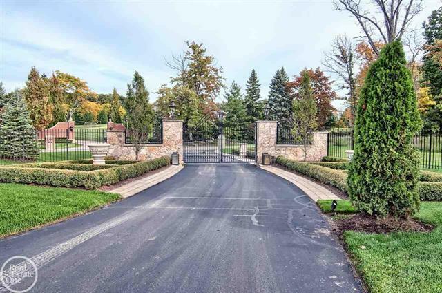 Property Photo: 5350 Brewster Road MI 48306