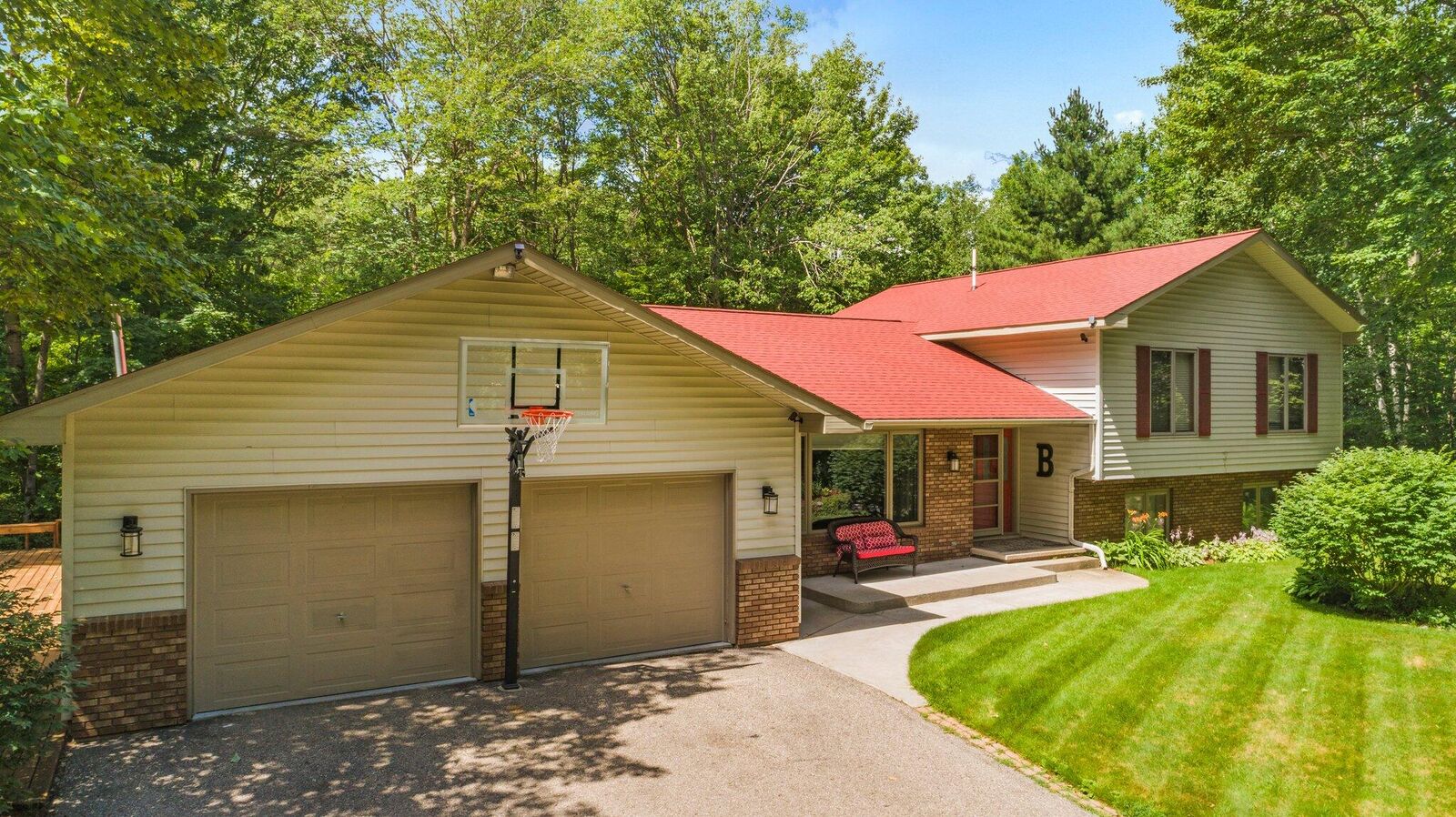 Property Photo: 909 Woodcrest Drive MI 49735