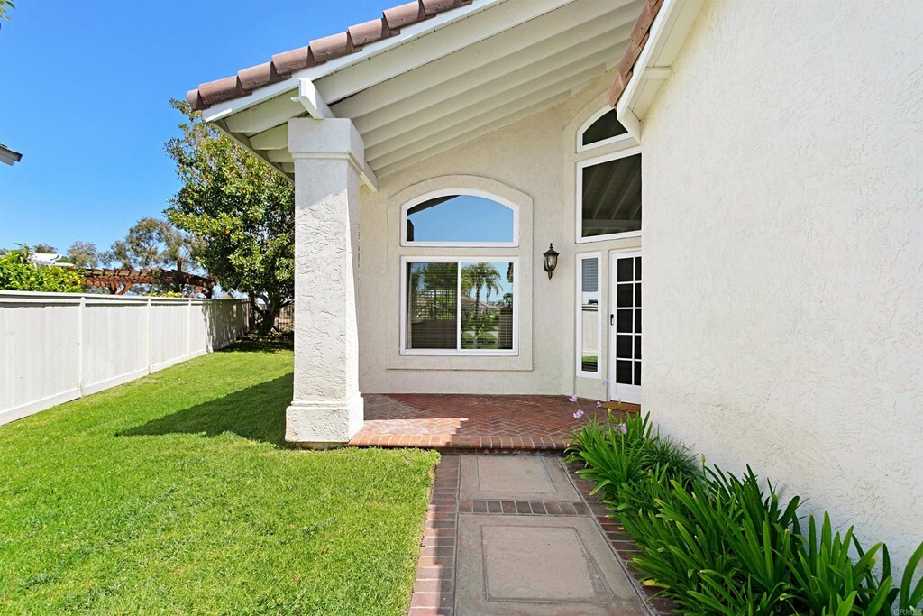 Property Photo:  2046 Ridgeline Avenue  CA 92081 