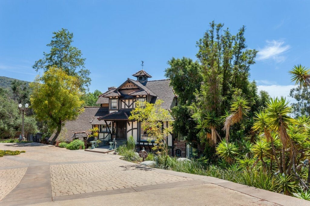 Property Photo:  1735 Elevado Road  CA 92084 