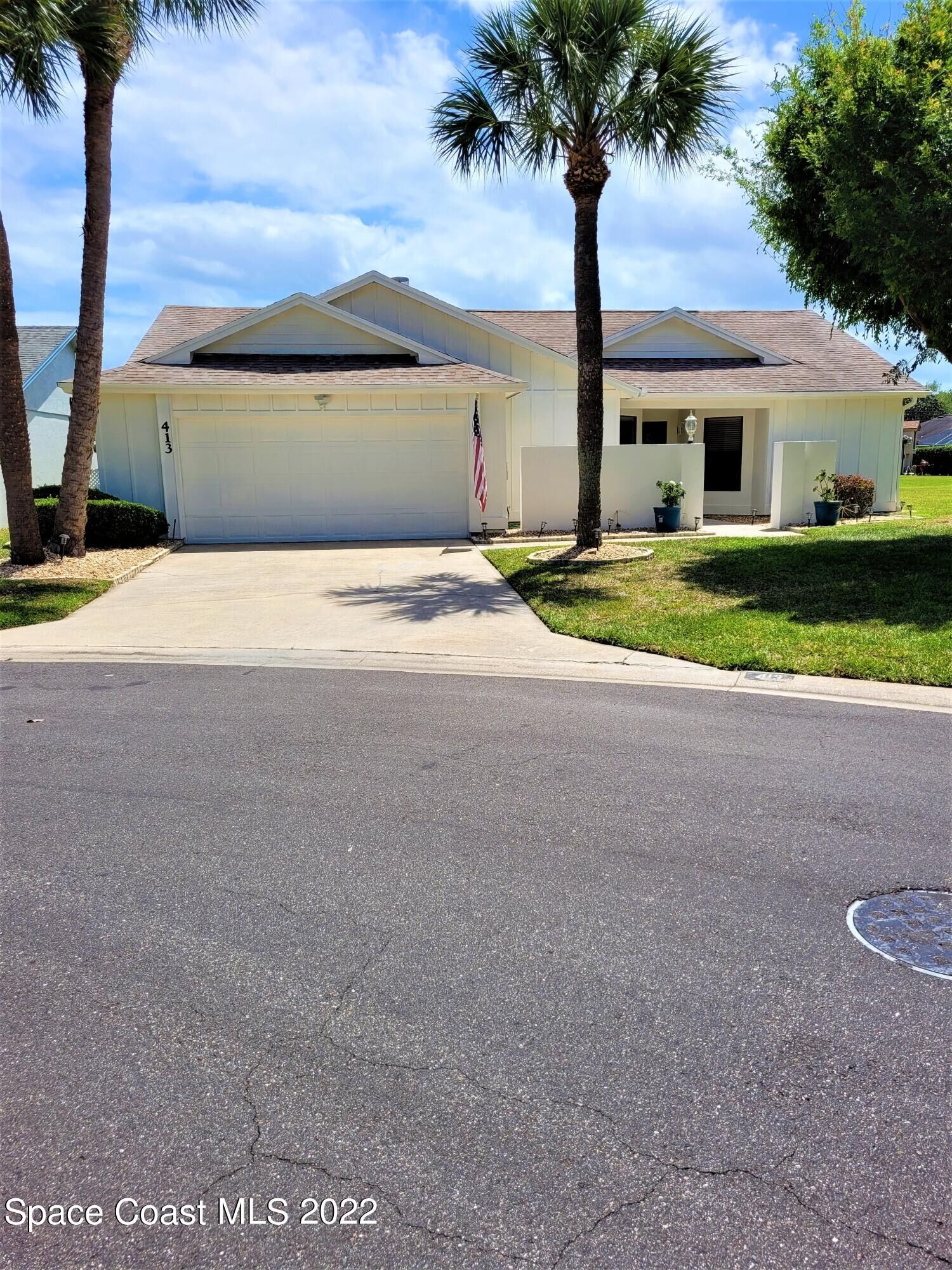 Property Photo: 413 Maple Bluff Circle FL 32940