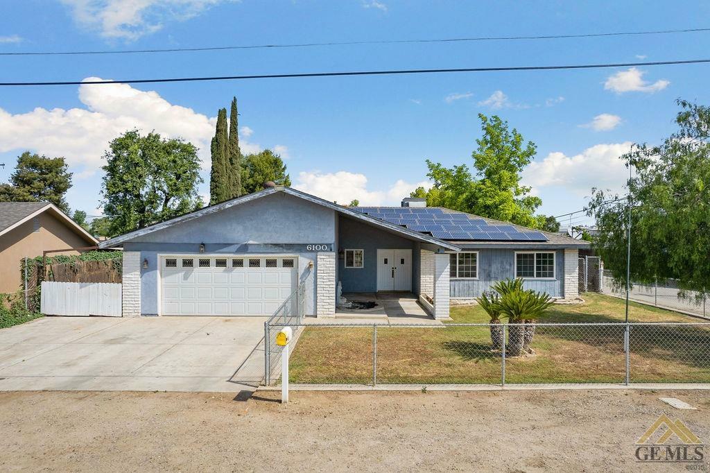 Property Photo:  6100 Wright Avenue  CA 93308 