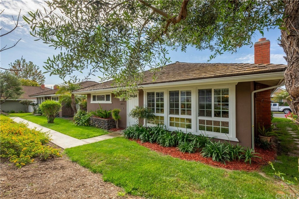 Property Photo:  5431 Bonanza Drive  CA 92649 