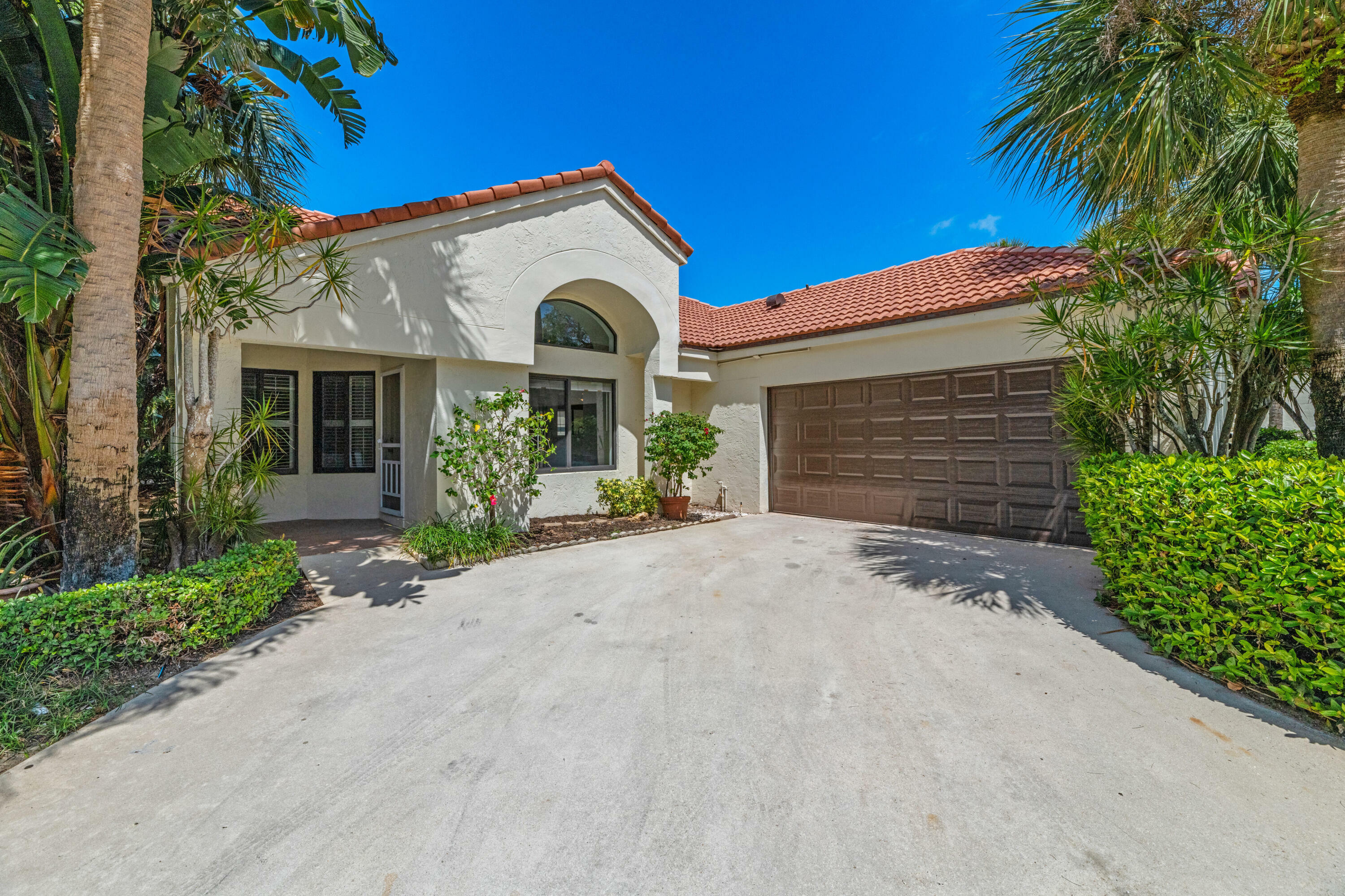 Property Photo:  701 Sea Oats Drive D-1  FL 33408 