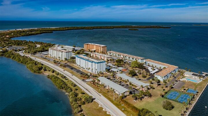 Property Photo:  2 Causeway Boulevard 105  FL 34698 