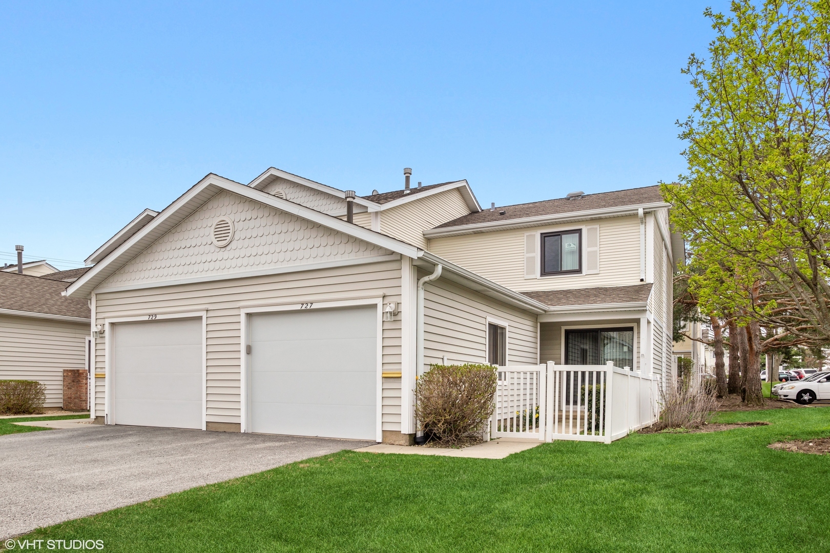Property Photo: 727 Sunfish Point 727 IL 60194