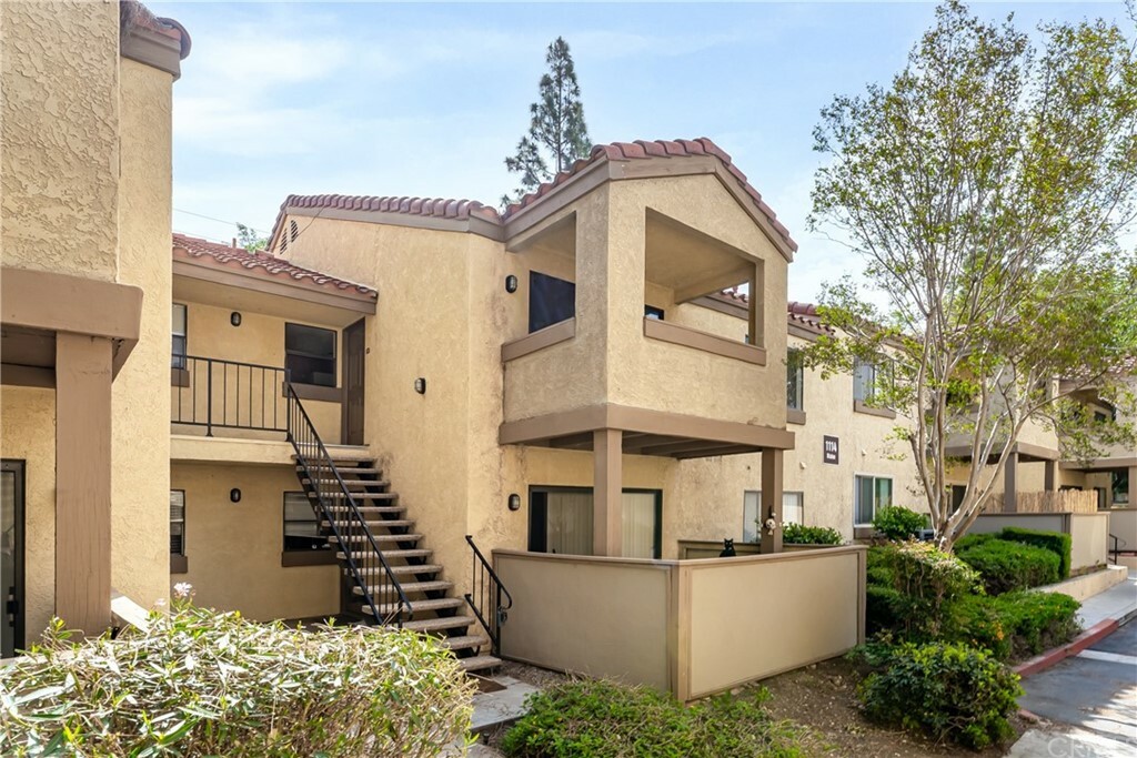 Property Photo: 1114 W Blaine Street 207 CA 92507