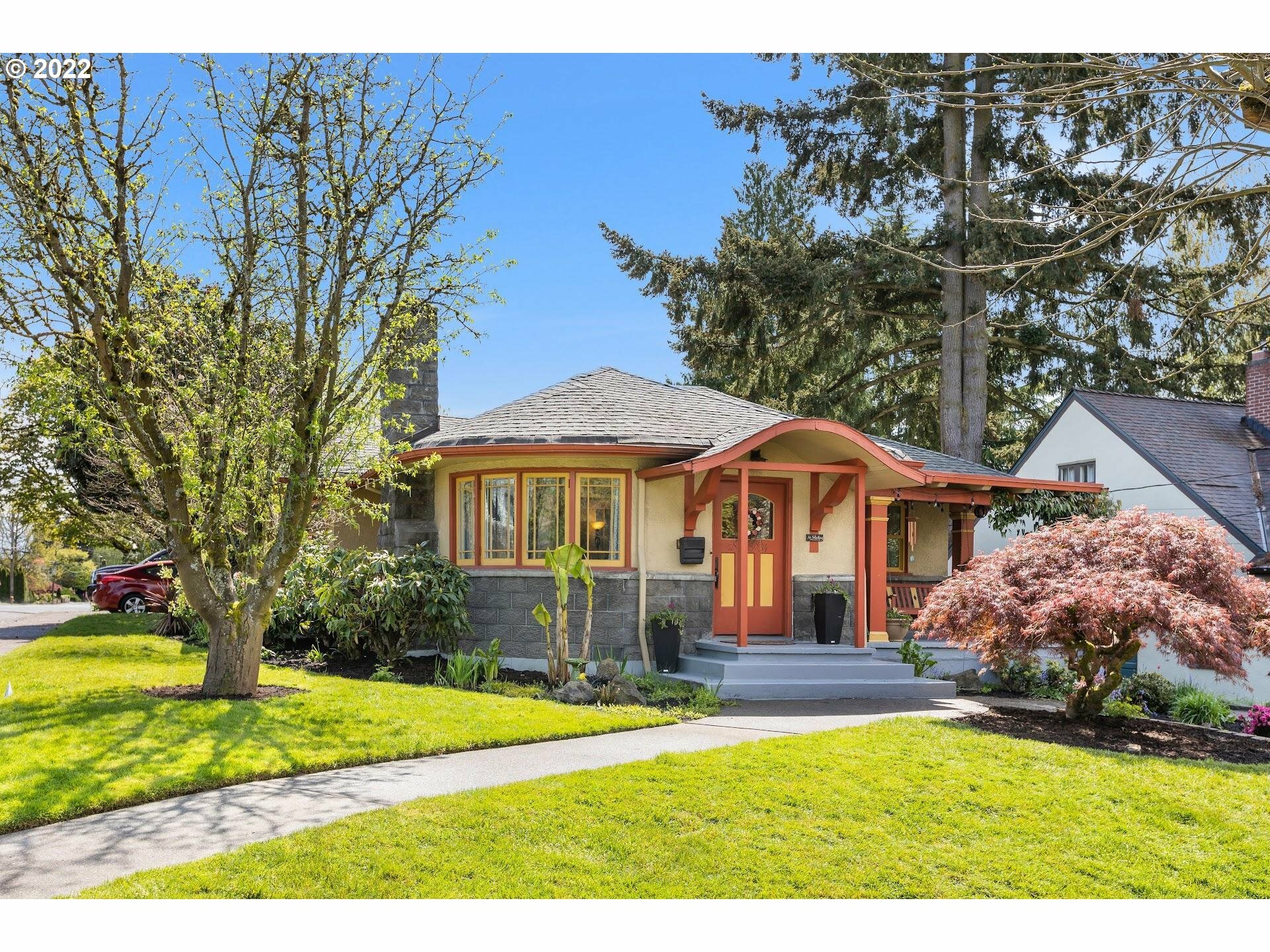 Property Photo: 3834 SE Carlton St OR 97202