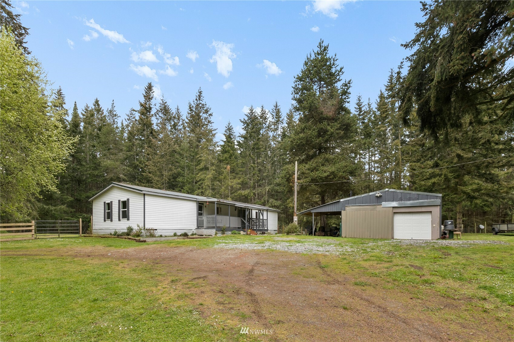 Property Photo:  4049 Benedict Lane  WA 98277 