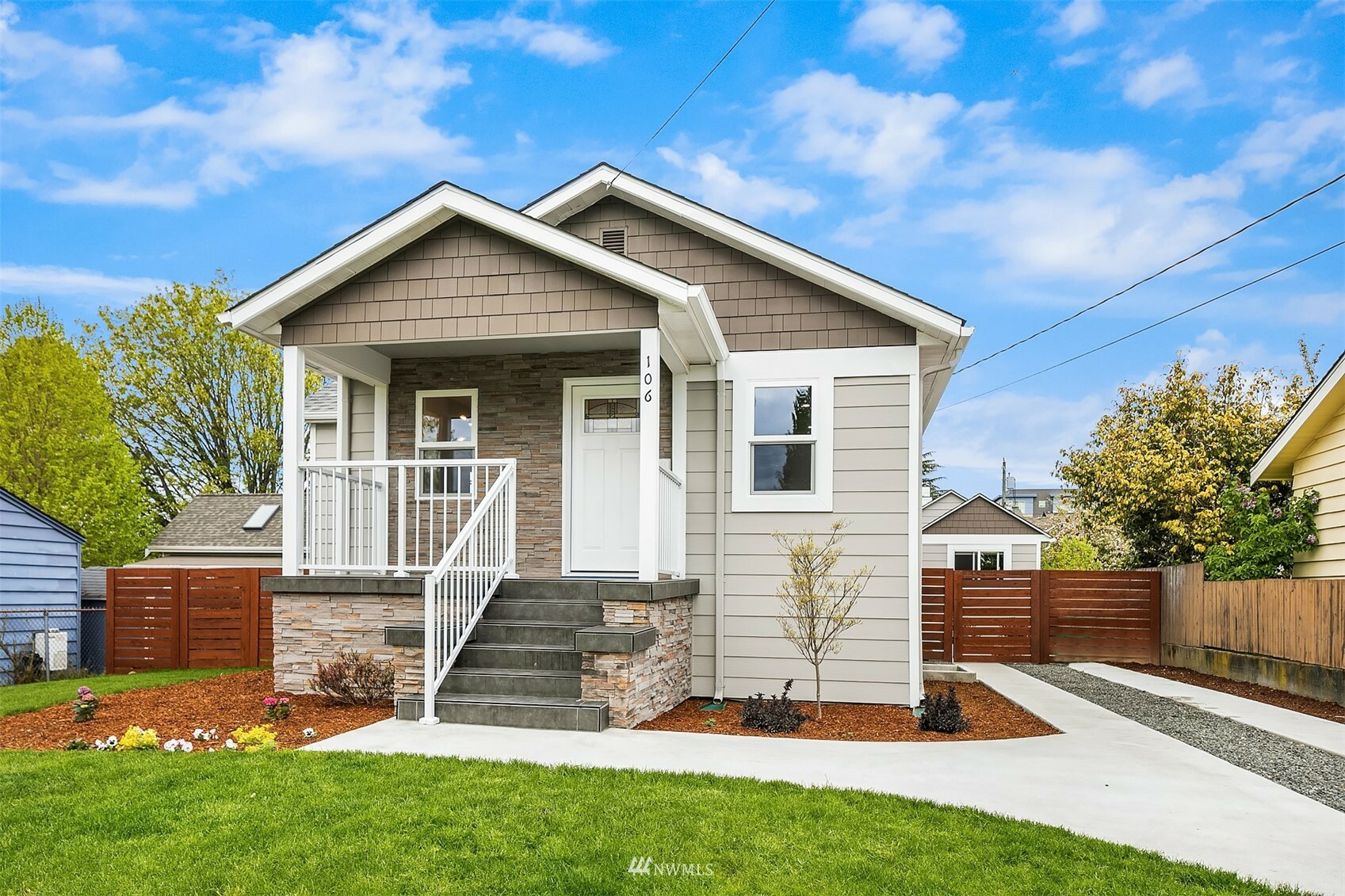 Property Photo:  106 N 100th Street  WA 98133 