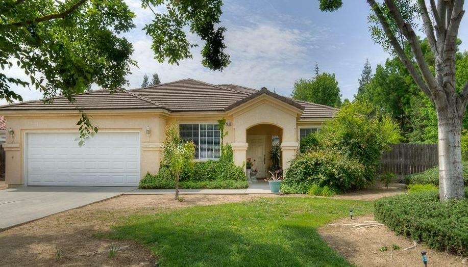 Property Photo:  2482 Fairmont Avenue  CA 93611 