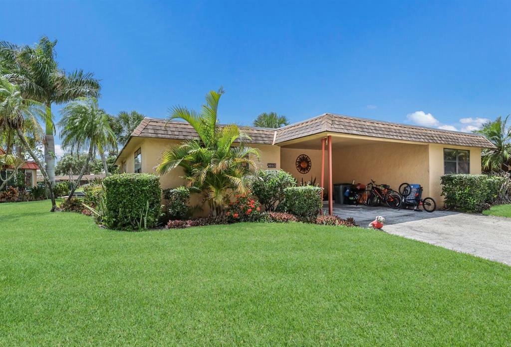 Property Photo:  4002 Catalina Drive 4002  FL 34210 