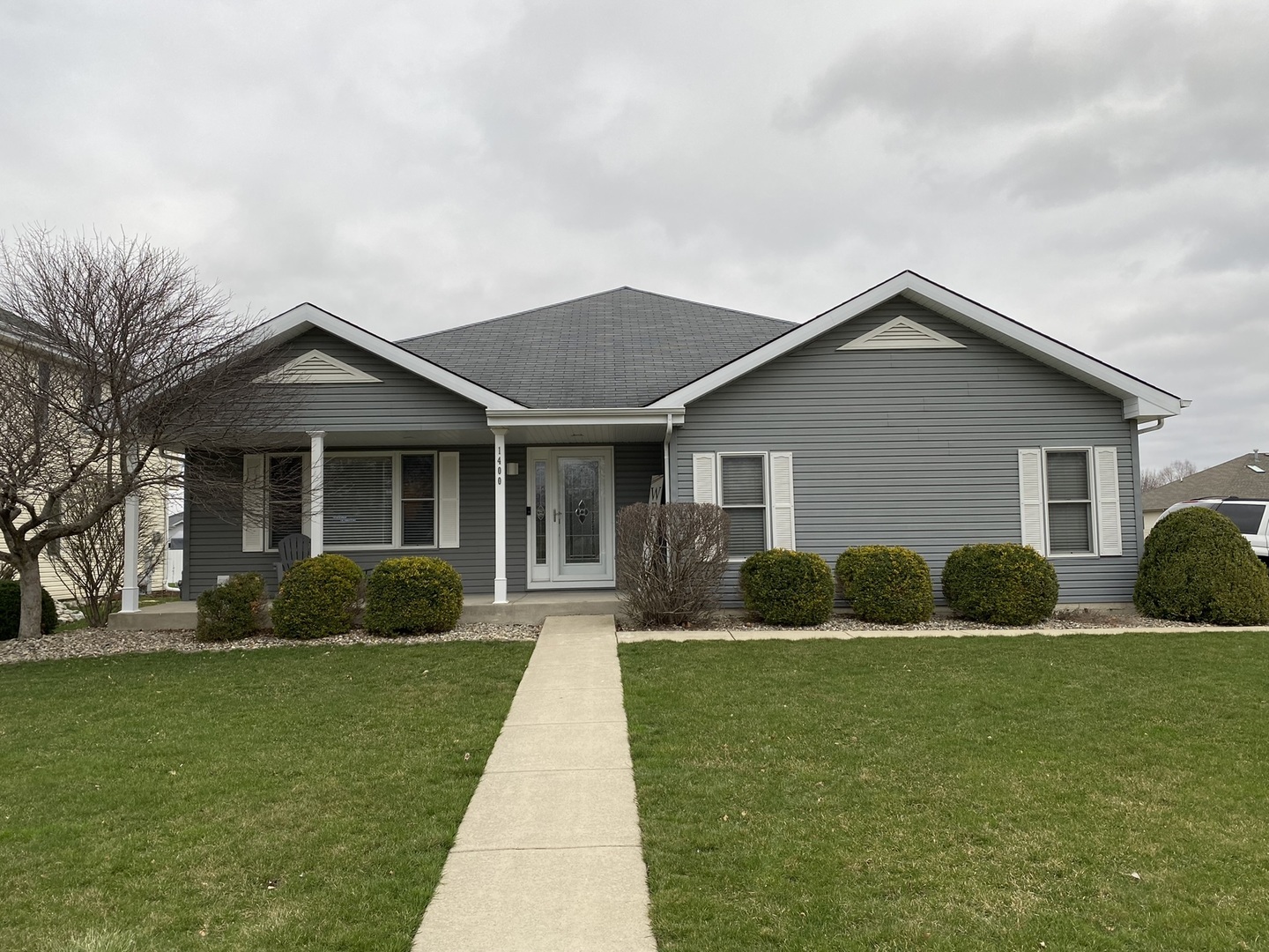 Property Photo:  1400 W Cap Circle  IL 60914 