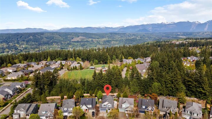 Property Photo:  6704 Silent Creek Avenue SE  WA 98065 