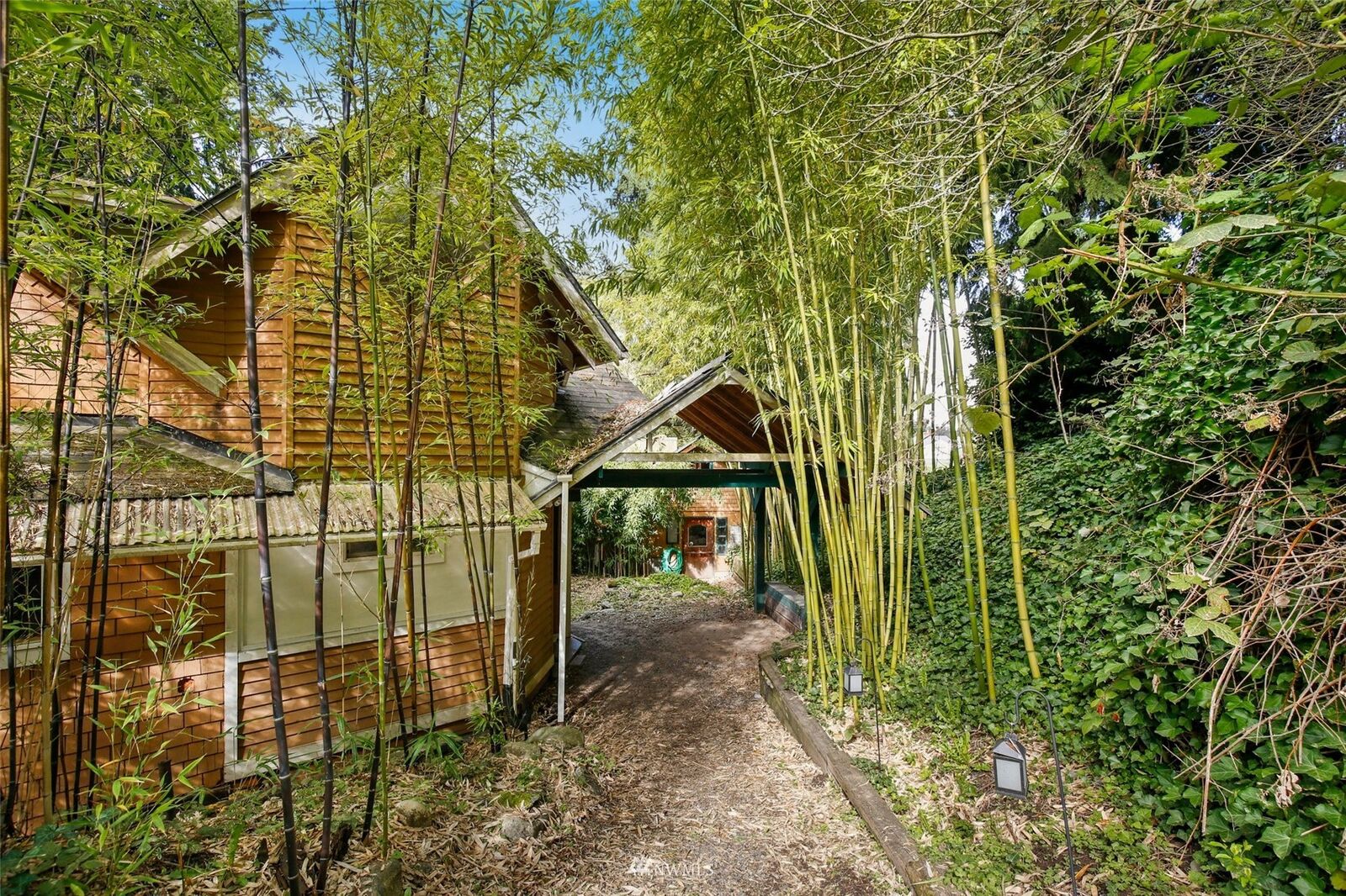 Property Photo: 11851 14th Avenue S WA 98168