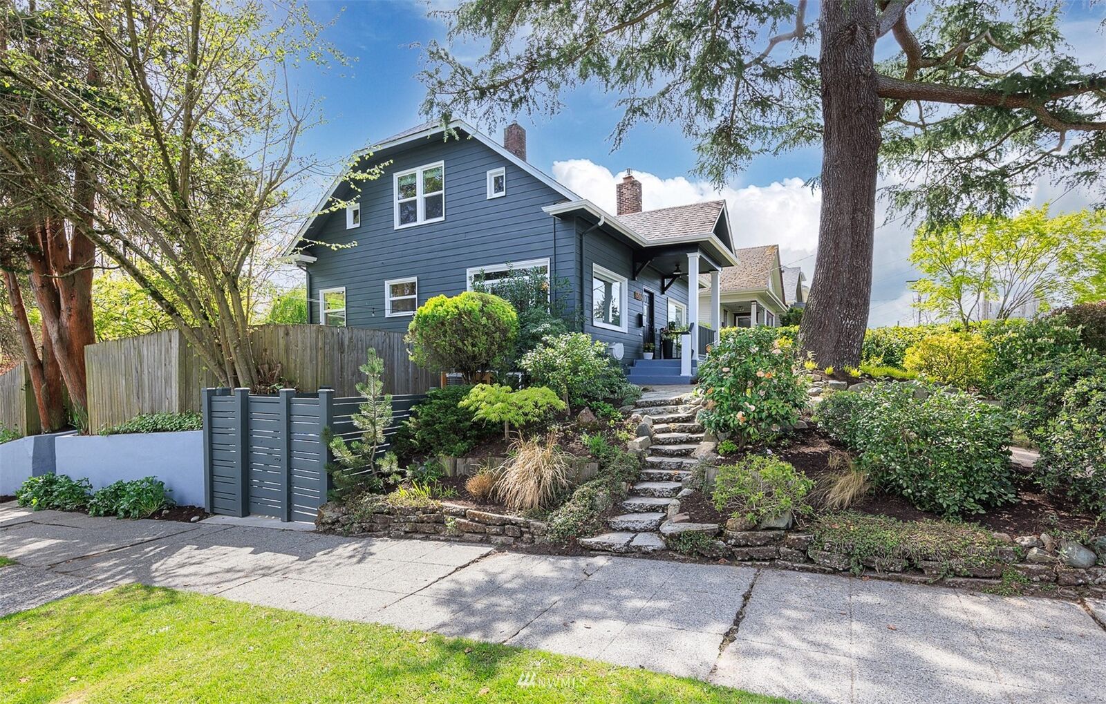 Property Photo: 1532 25th Avenue WA 98122