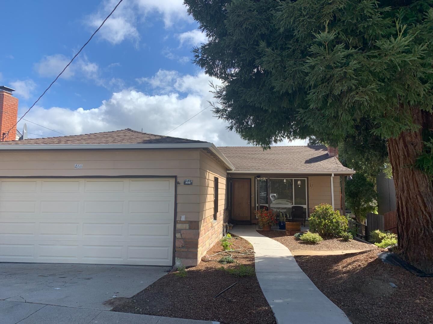 Property Photo:  466 Beech Avenue  CA 94066 