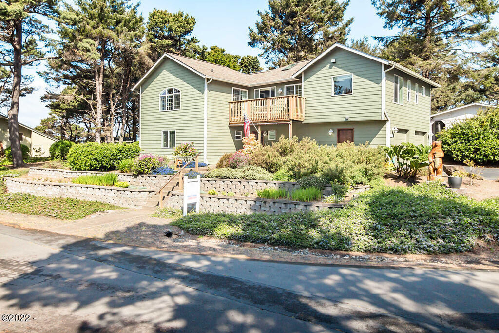 Property Photo: 8866 Abalone Street OR 97366