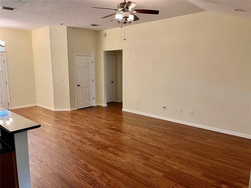 Property Photo: 14045 NW 10th Road FL 32669