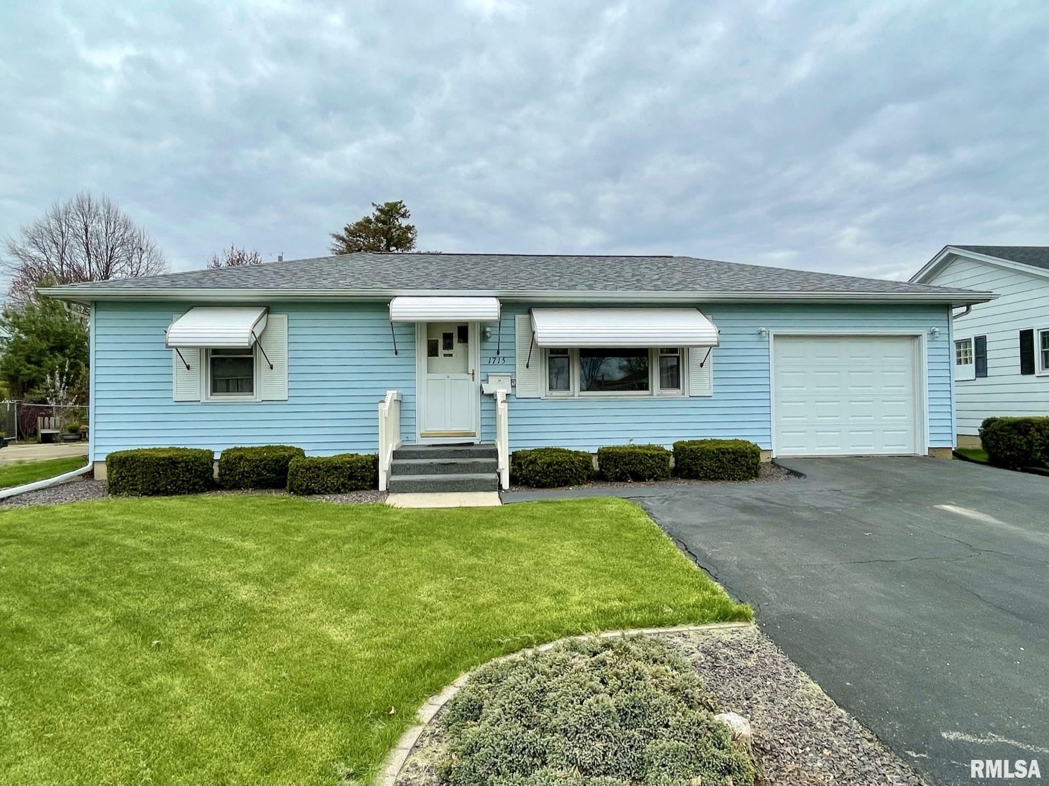 Property Photo:  1715 McMasters  IL 61401 