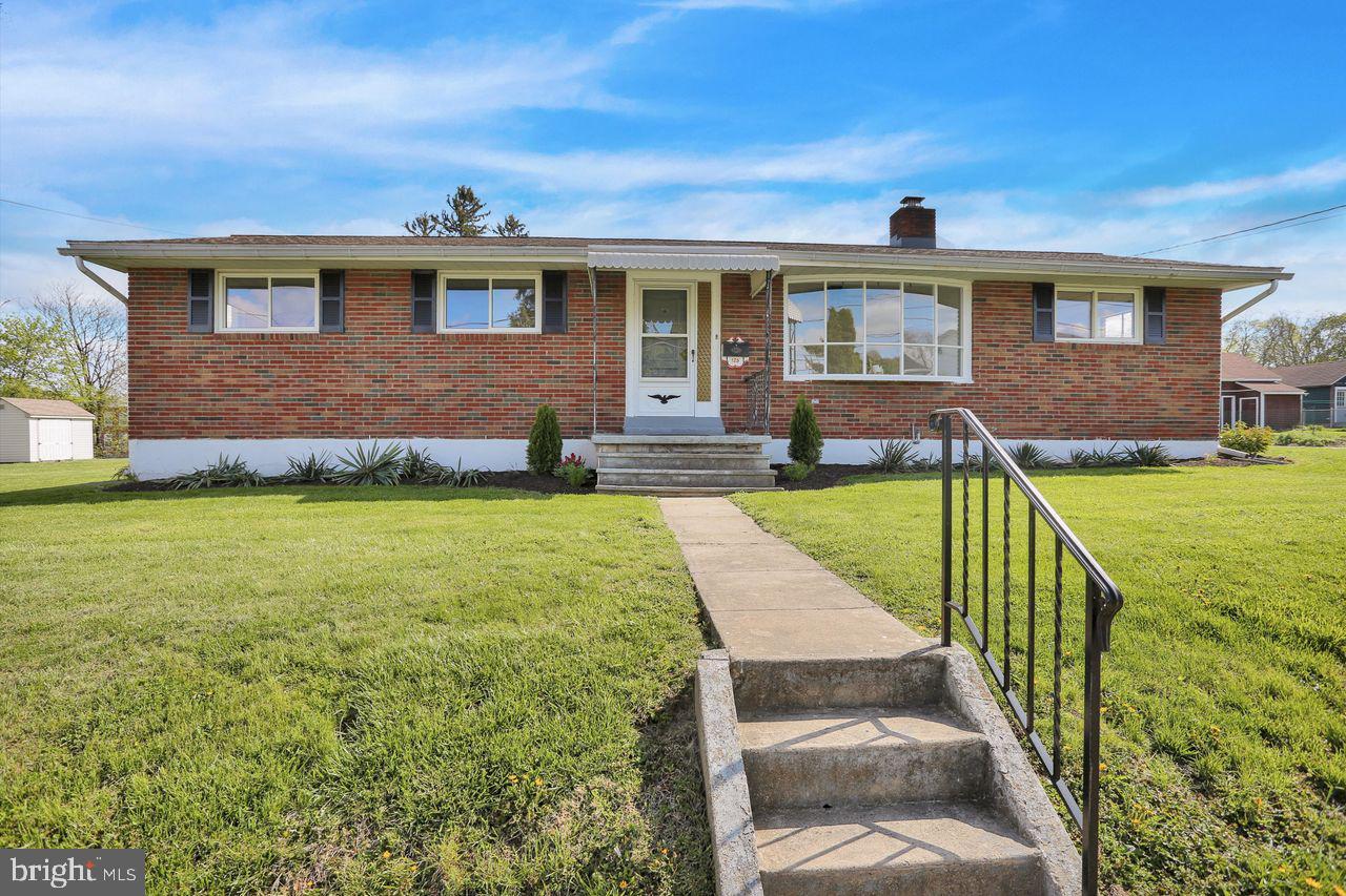 Property Photo:  125 S Franklin Street  PA 19522 
