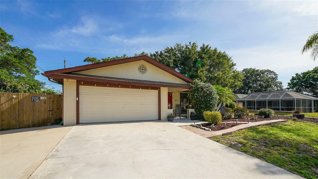 Property Photo:  465 E Seminole Drive  FL 34293 