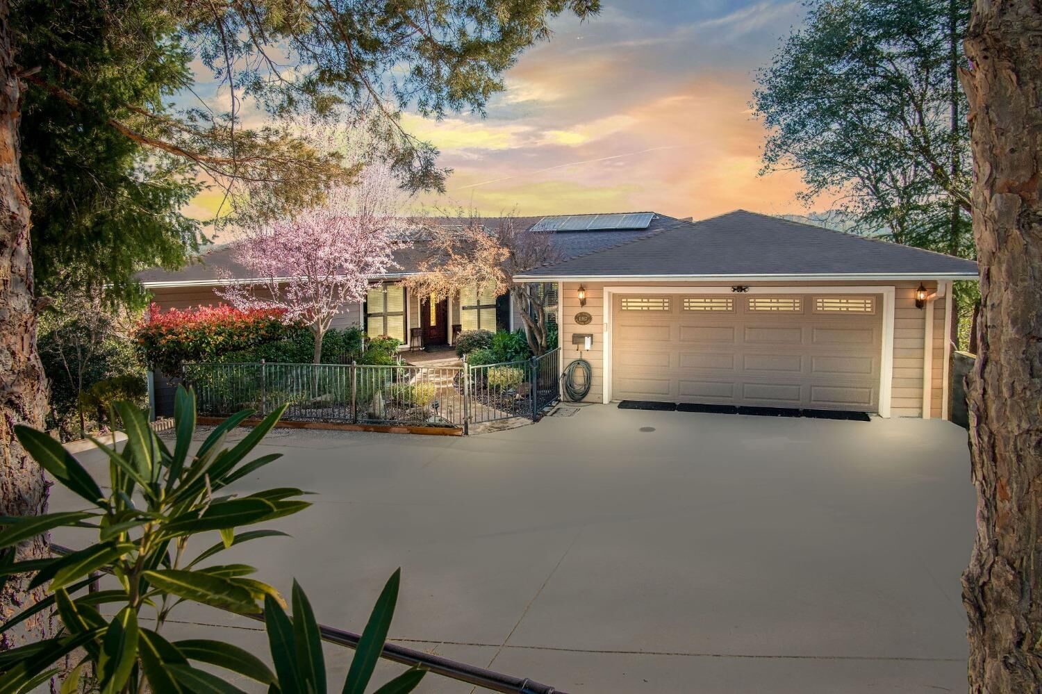 Property Photo:  11917 Kingbird Court  CA 95946 