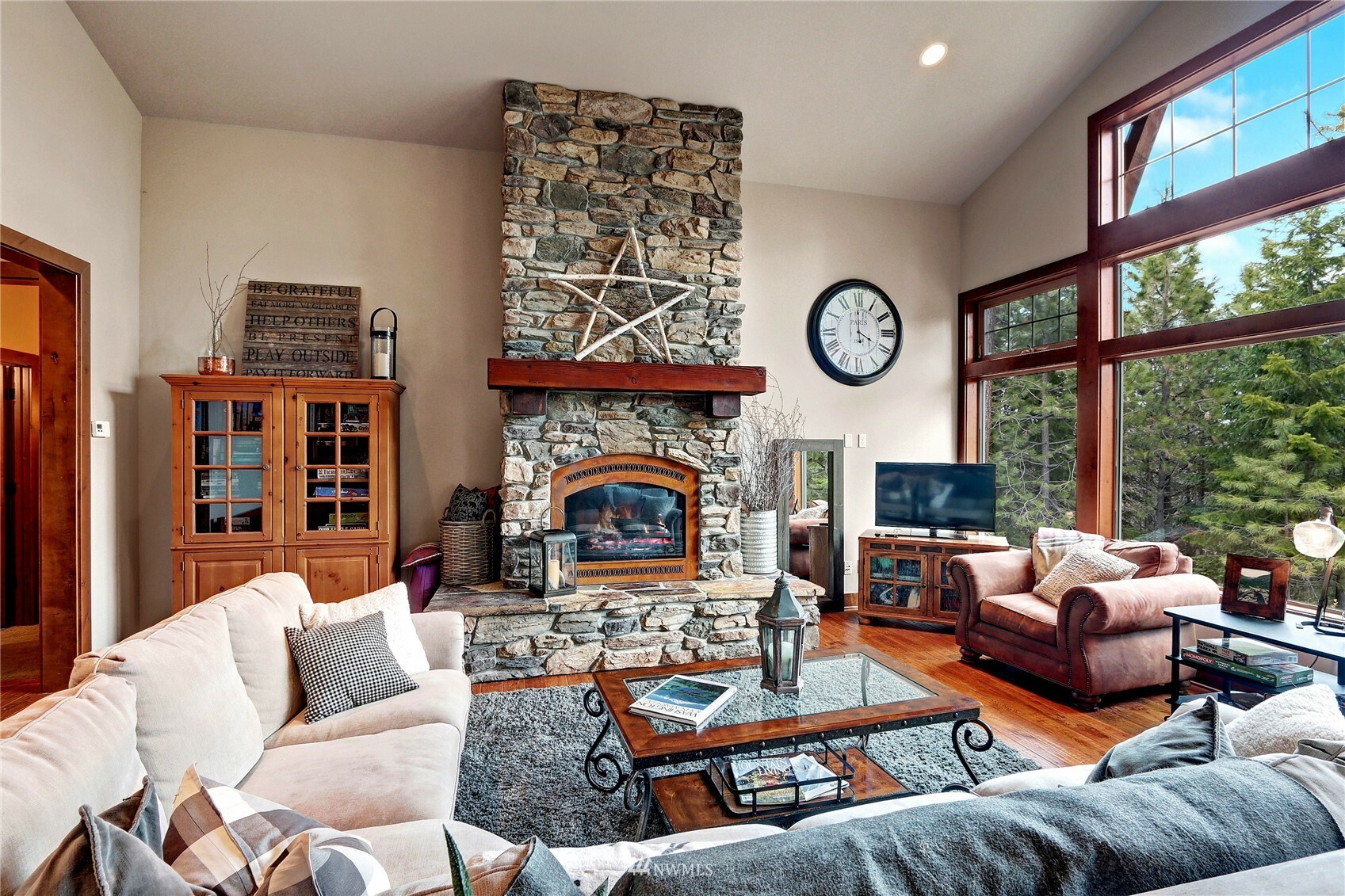 Property Photo:  550 Trailside Drive  WA 98922 