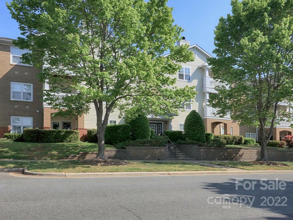 Property Photo:  19727 Deer Valley Drive  NC 28031 