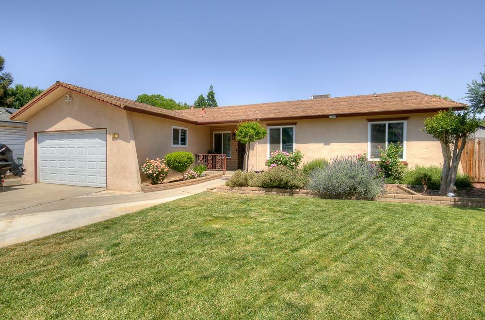 Property Photo:  1607 Scott Circle  CA 93611 