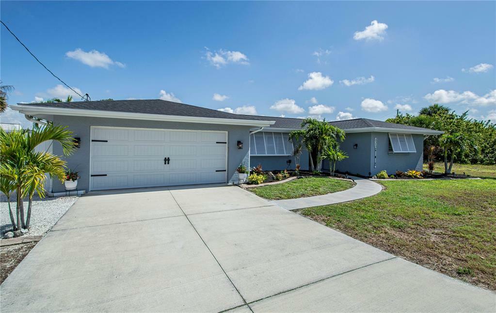 Property Photo:  20362 Edgewater Drive  FL 33952 